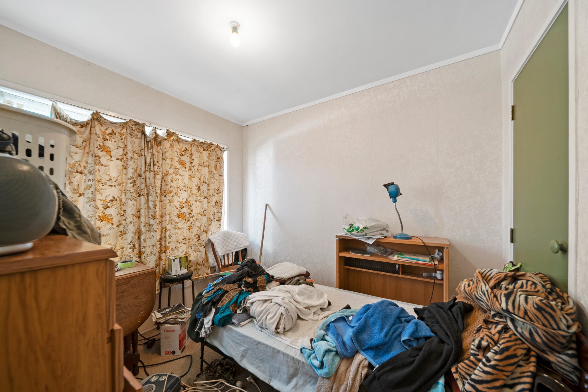 Bedroom before virtual renovation